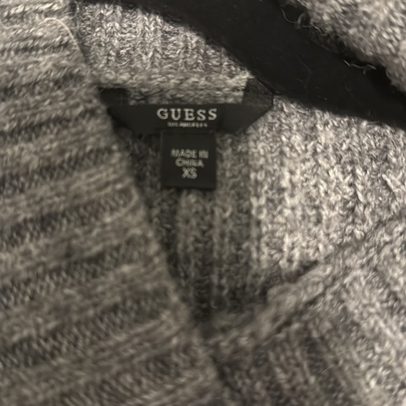 ❤️Guess sweater❤️ - Picture 4 of 5